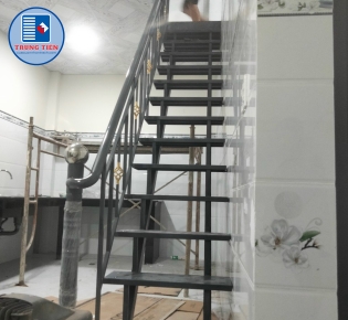 CẦU THANG SẮT BIÊN HÒA